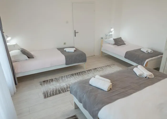 Sd Prenociste شقة